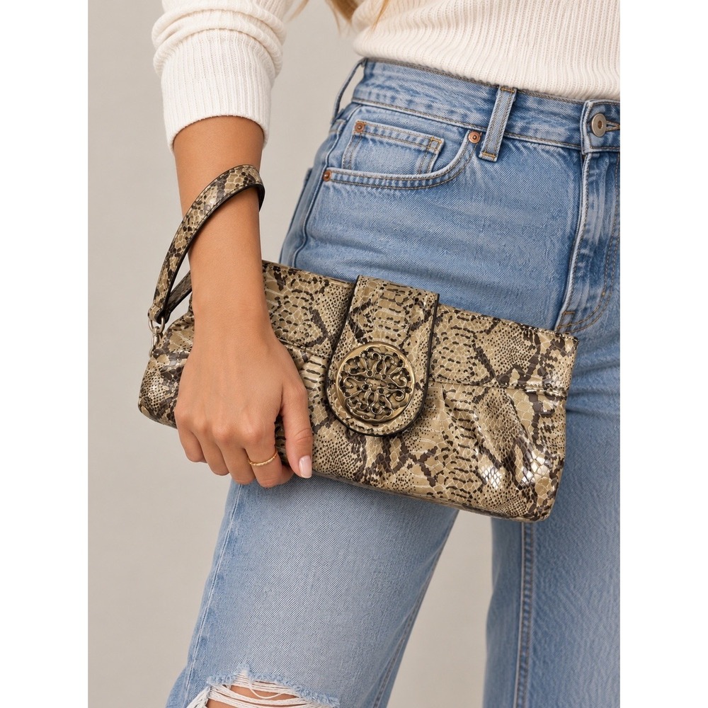 Solina Womens  Y2K Vintage Snakeskin Leather Clutch Wristlet Beige Brown Reptile